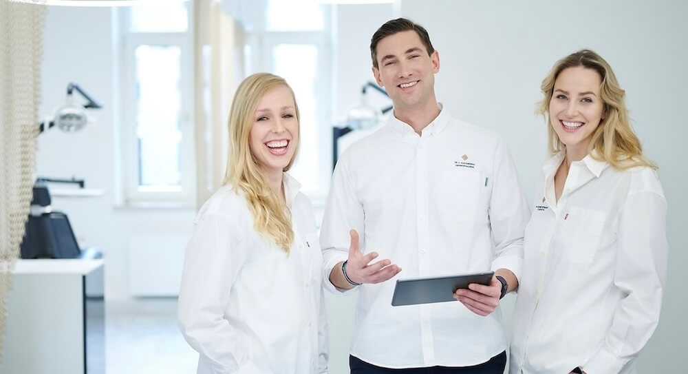 TIEFBLAU Kieferorthopädie — Dein Kieferorthopäde am Chlodwigplatz