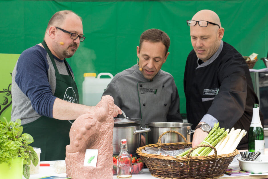 Spargel Wettkochen mit André Karpinski auf dem Chlodwigplatz