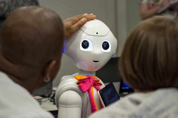 01 Roboter in der Pflege.