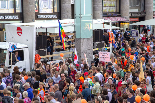 Großdemonstration gegen das Sterben im Mittelmehr - Köln Hauptbahnhof
