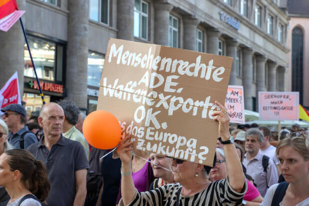 Großdemonstration gegen das Sterben im Mittelmehr - Köln Hauptbahnhof
