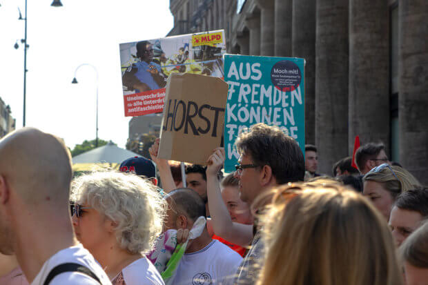Großdemonstration gegen das Sterben im Mittelmehr - Köln Hauptbahnhof