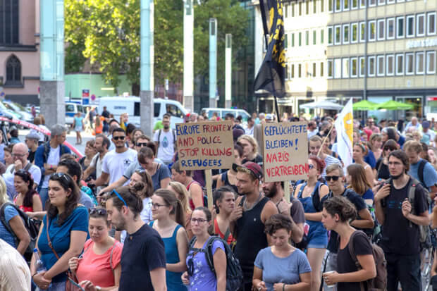 Großdemonstration gegen das Sterben im Mittelmehr - Köln Hauptbahnhof