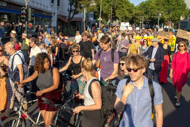 Großdemonstration gegen das Sterben im Mittelmehr - Köln Hauptbahnhof