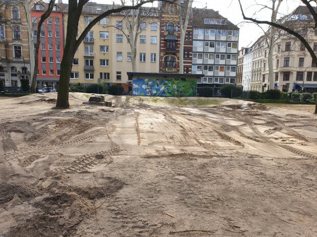 Spielplätze demontiert Rathenauplatz nach Demontage der Spielplätze