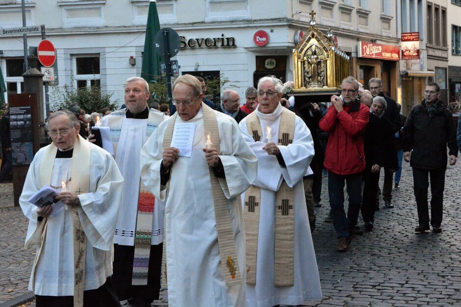 Pfarrer Quirl Schreinprozession St. Severin