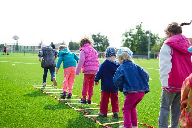 Kinder in den Ferien