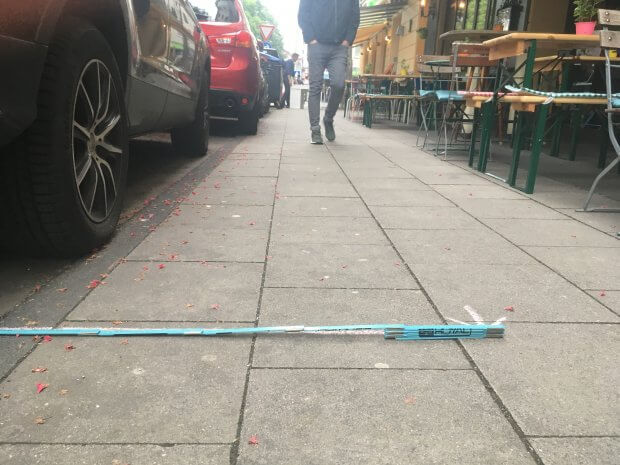 Bürgersteig vor der Brasserie aller Koller Alteburgerstraße