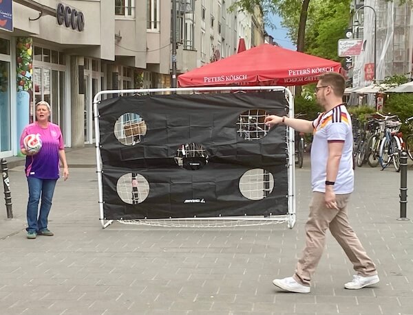 Torwandschießen vor der Torburg_Foto JF