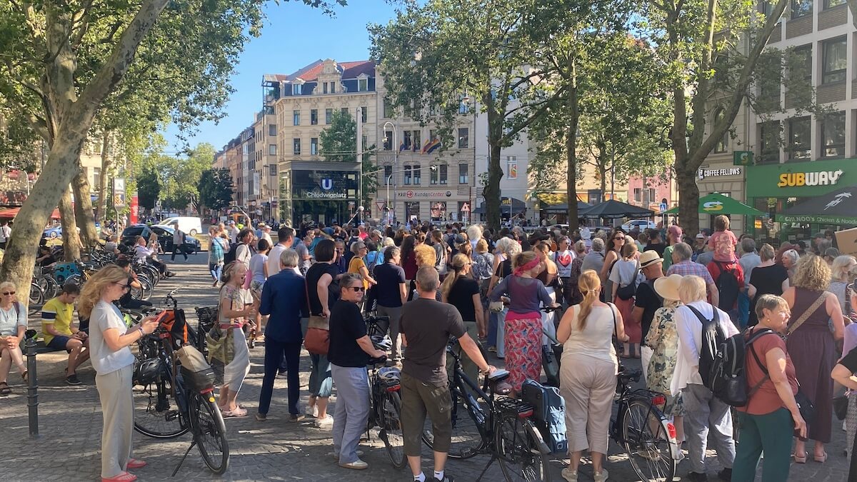 Lasst die Kirche im Veedel!