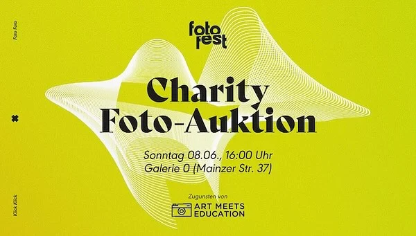 Am kommenden WE findet das Blickwinkel Foto Fest Null Zwei bei uns in der Südstadt statt. Ein weiteres Highlight neben der Fotoausstellung ist eine Charity-Auktion am Pfingstsonntag. Hier werden 18 Fotografien versteigert, die Ihr Euch schon jetzt auf einer Übersichtsseite anschauen könnt. Ein Pre-Bidding per Mail ist noch bis zum 7.6. möglich. Der gesamte Erlös geht an ein konkretes Projekt von Art Meets Education, die sich für Schulbildung von Kindern einsetzen. Mehr findet Ihr hier: https://fotofest.blickwinkel-magazin.de/